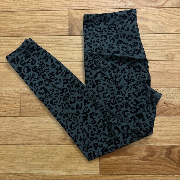 Athleta Leopard Elation Ultra High Rise Tight - Picture 1 of 5